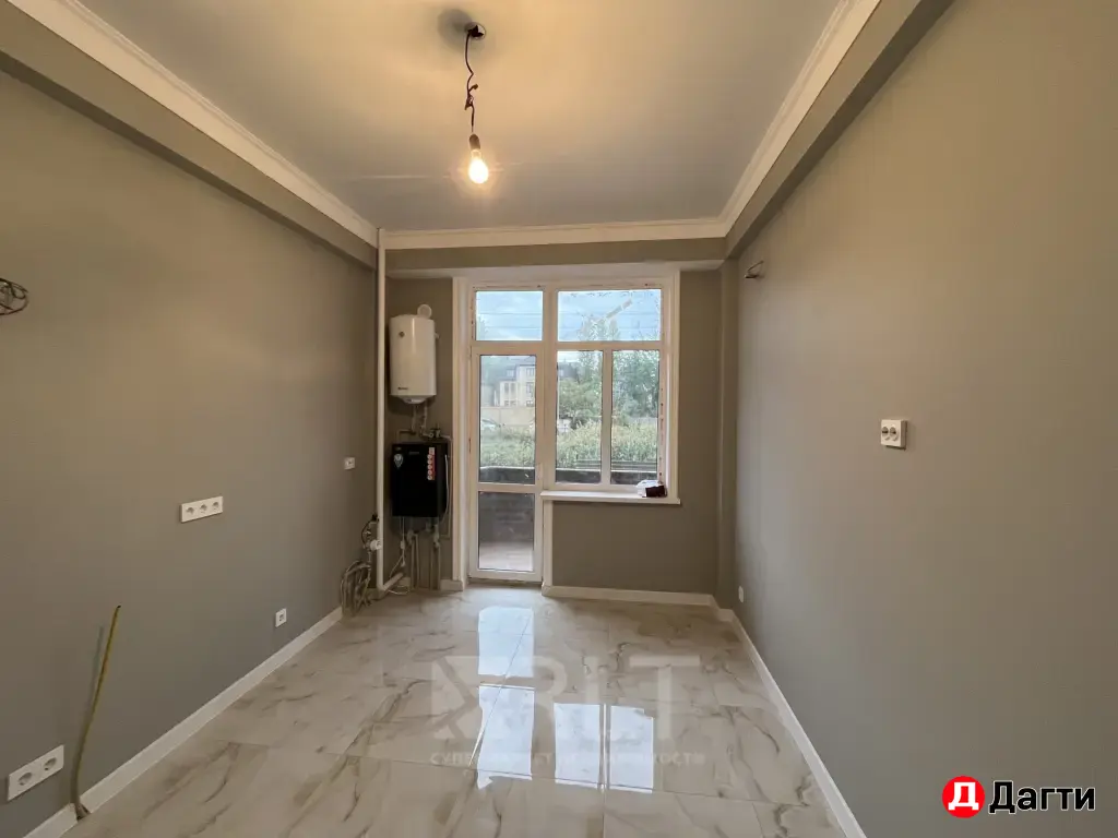 Продается двухкомнатная квартира площадью по улице Гапцахская 14