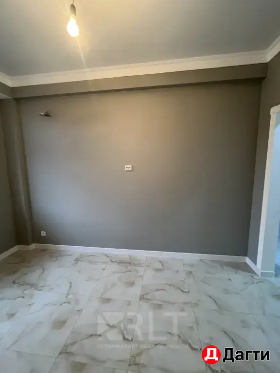 Продается двухкомнатная квартира площадью по улице Гапцахская 14