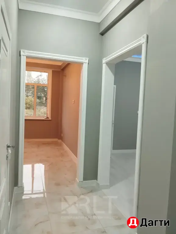 Продается двухкомнатная квартира площадью по улице Гапцахская 14