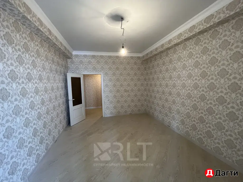 Продается трехкомнатная квартира по улице Али-Гаджи Акушинского