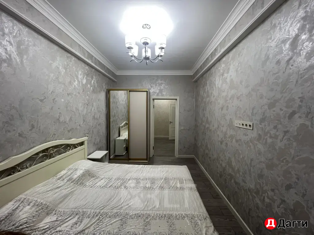 Продается двухкомнатная квартира площадью 67 м2 по улице Ибрагима-Хаджи Урадинского