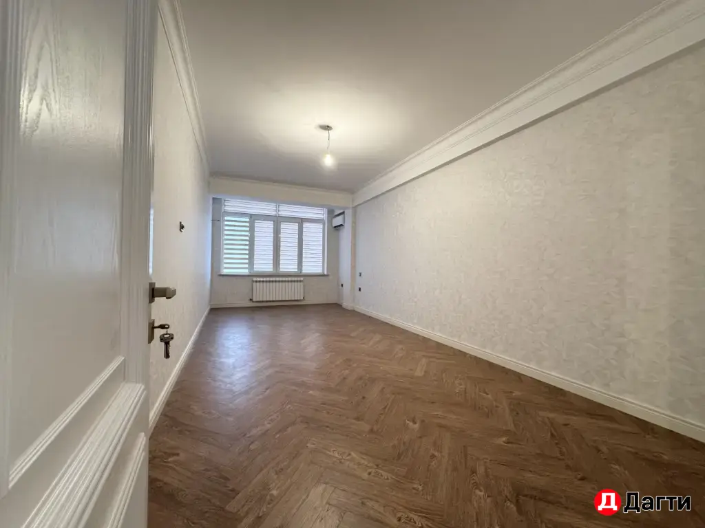 продается 3-х комнатная квартира