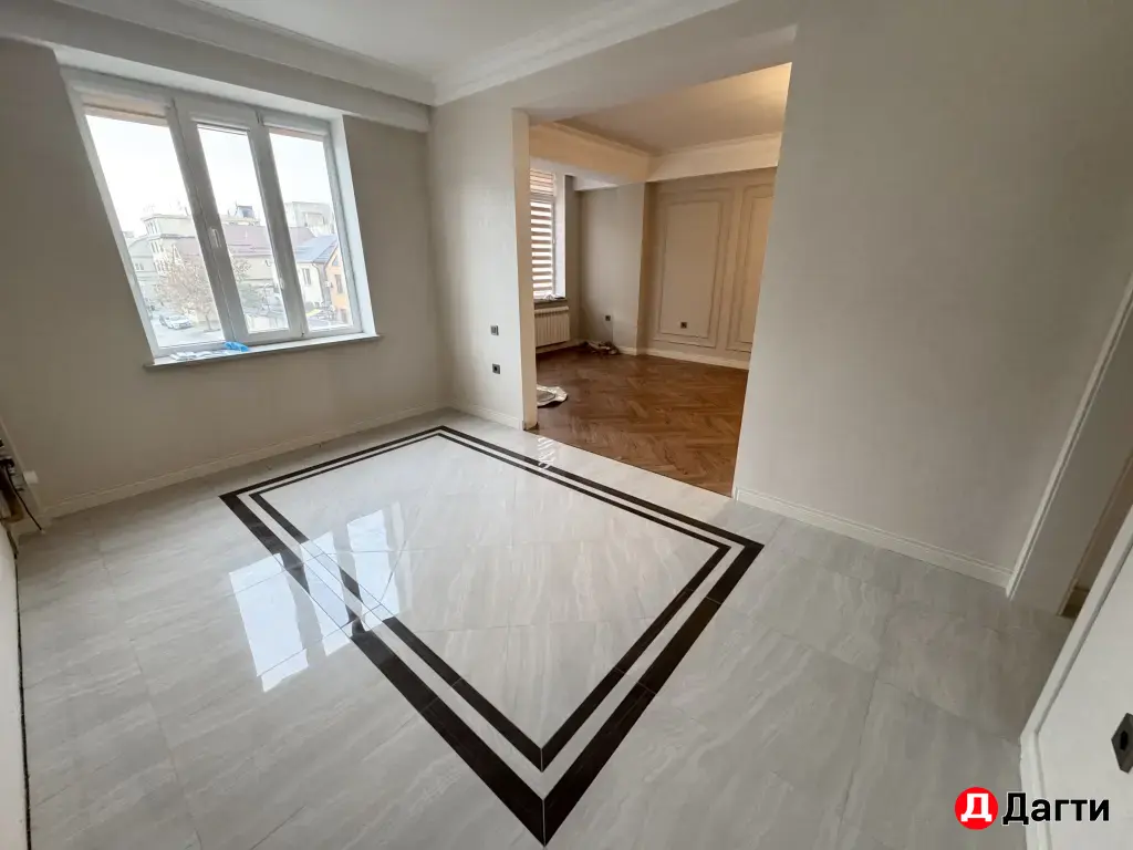 продается 3-х комнатная квартира