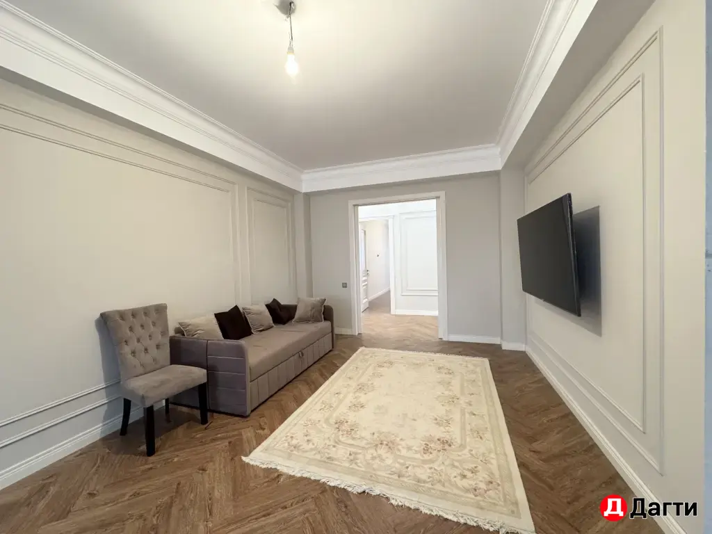 продается 3-х комнатная квартира