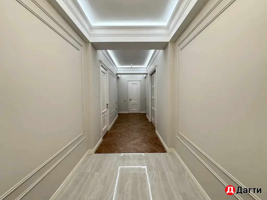 продается 3-х комнатная квартира