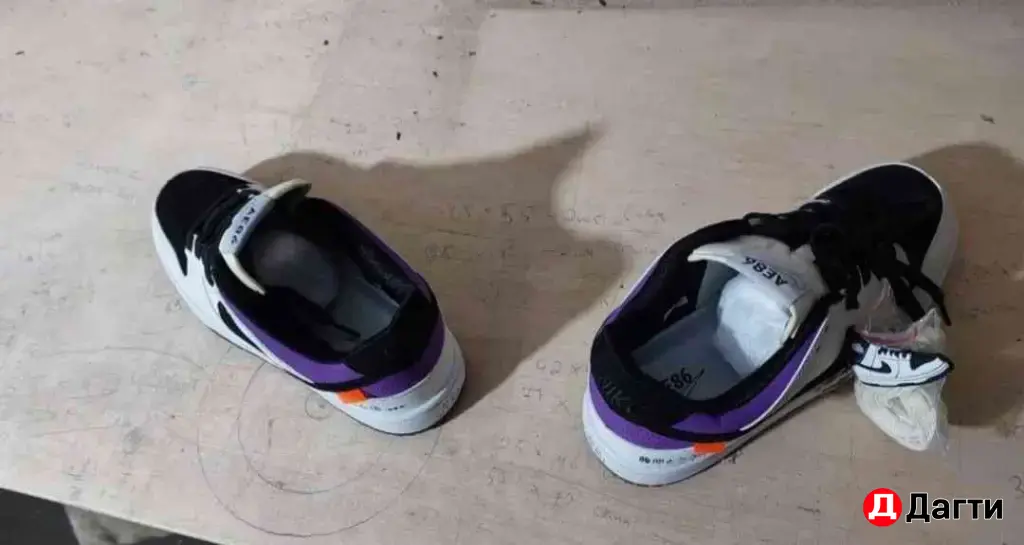 Кроссовки мужские nike 40