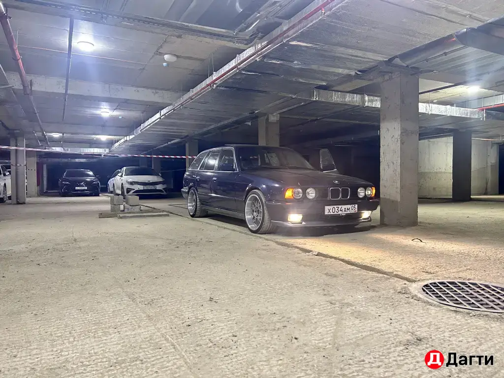 BMW 5 серии, 1993 года