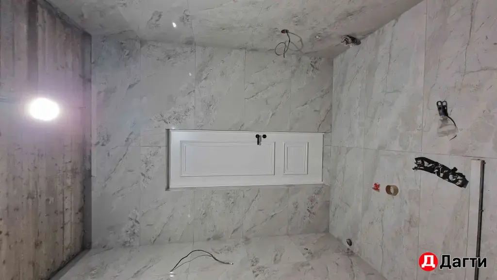 Кафельщик...