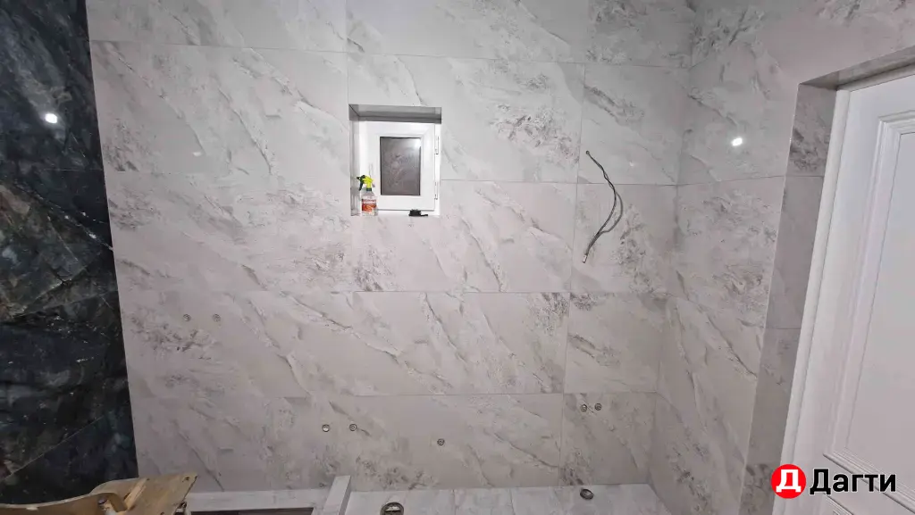 Кафельщик...