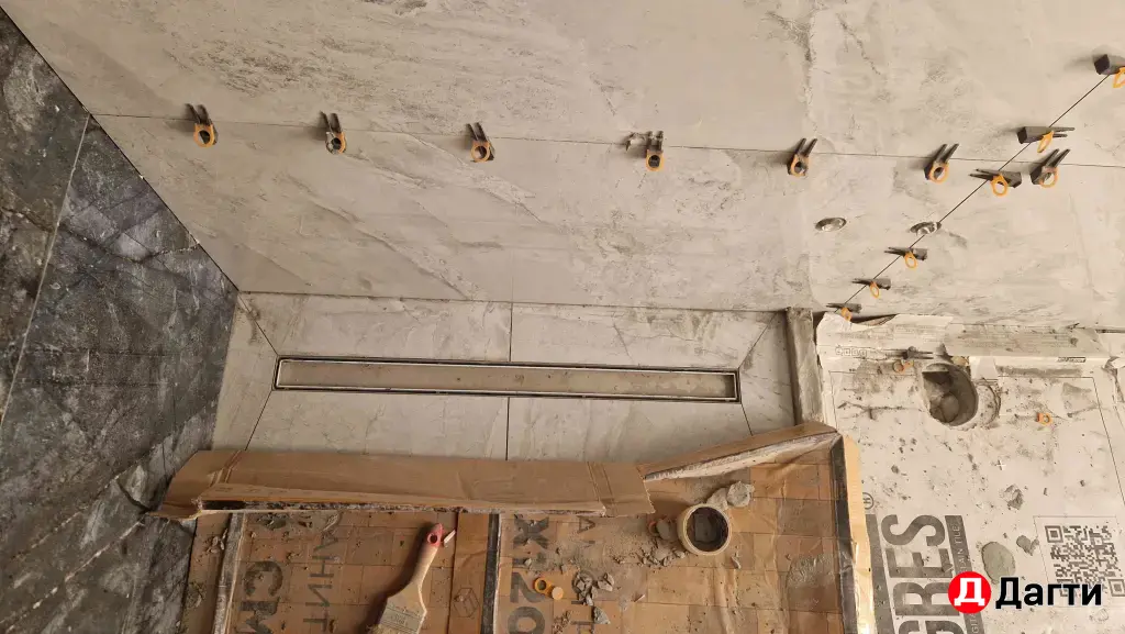 Кафельщик...