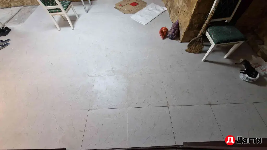 Кафельщик...