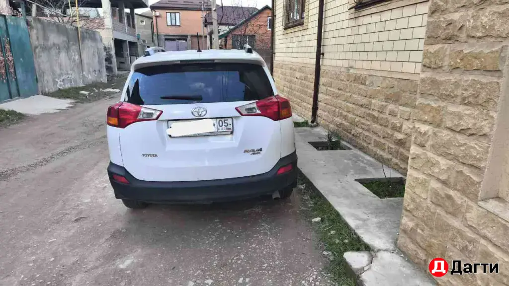 Toyota RAV4, 2013 года