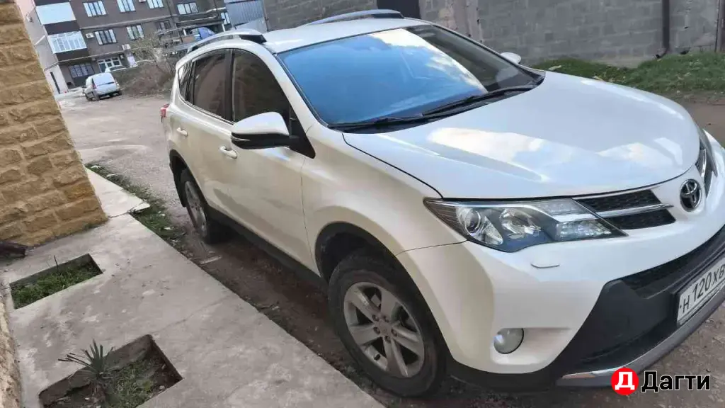 Toyota RAV4, 2013 года