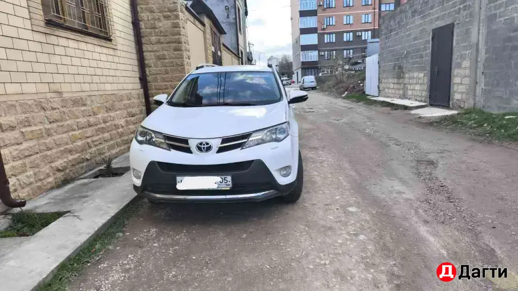 Toyota RAV4, 2013 года