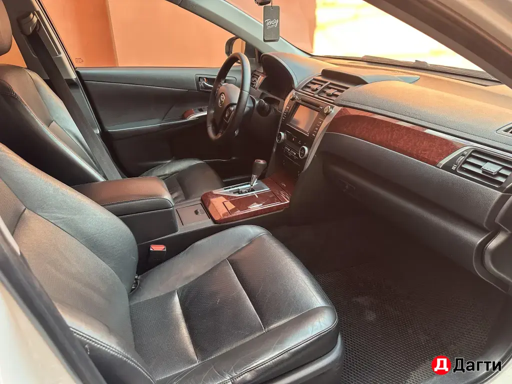 Toyota Camry, 2013 года