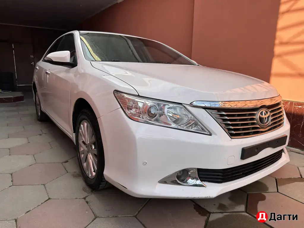 Toyota Camry, 2013 года