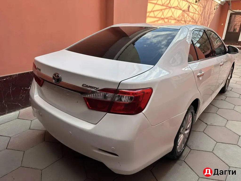 Toyota Camry, 2013 года