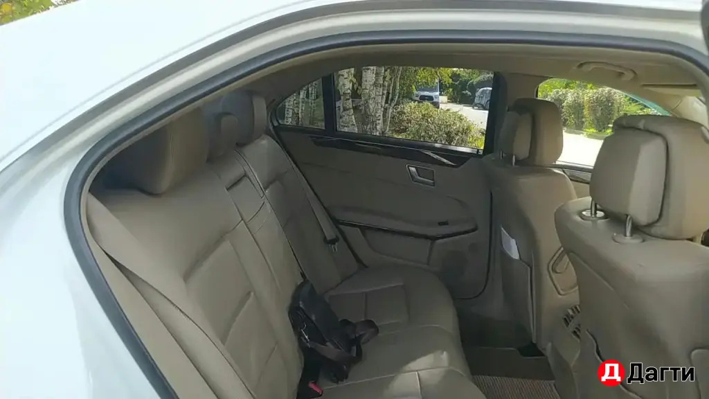 Mercedes-Benz E-Класс, 2012 года
