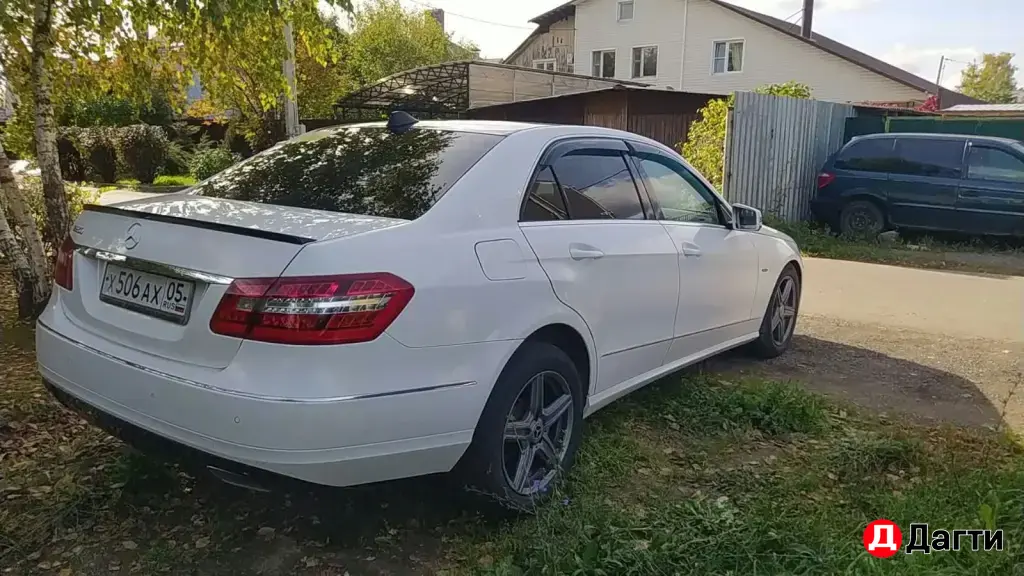Mercedes-Benz E-Класс, 2012 года