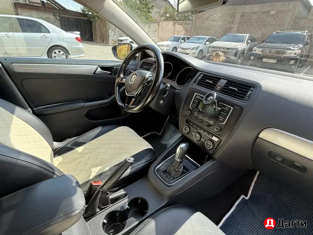 Volkswagen Jetta, 2015 года