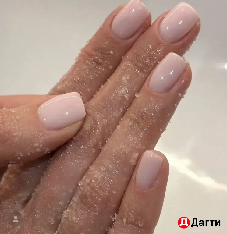 место для мастера маникюра