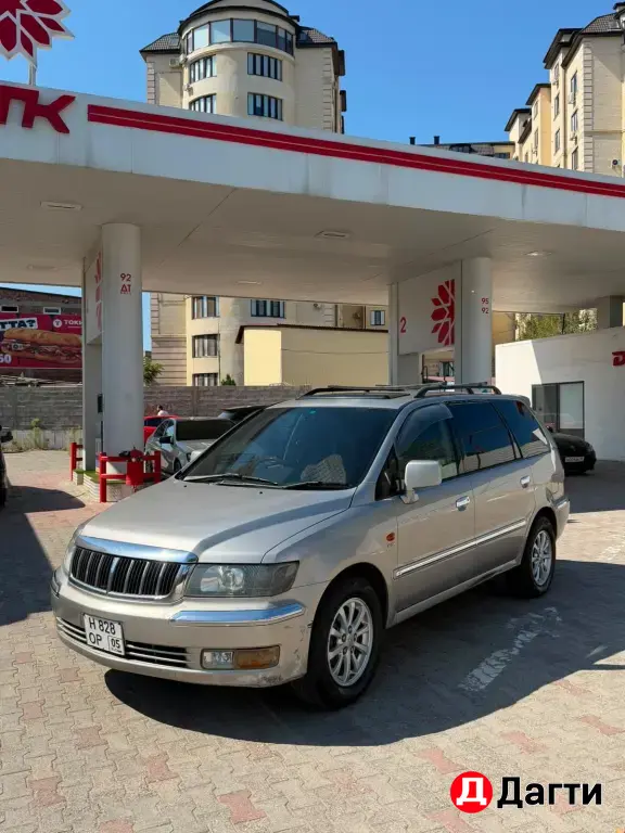Mitsubishi Chariot, 2000 года