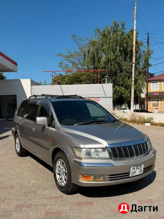 Mitsubishi Chariot, 2000 года