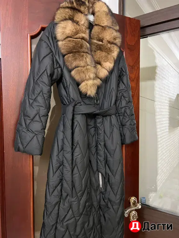 Зимний женский пуховик