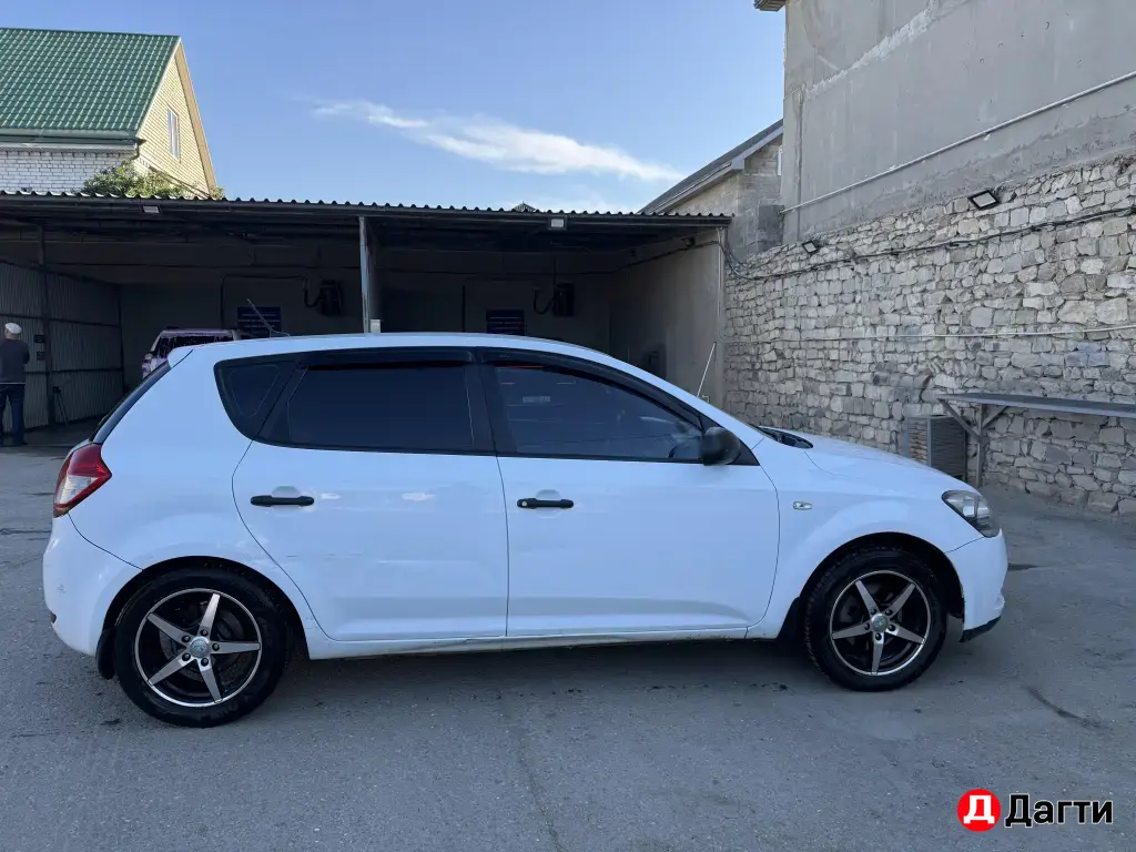 Kia Ceed, 2011 года