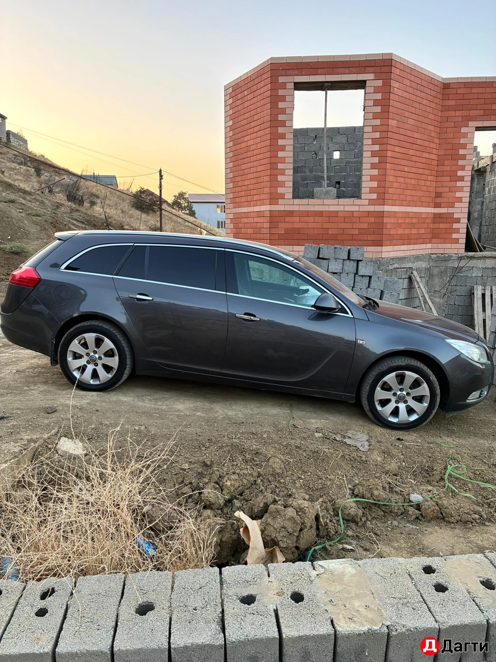 Opel Insignia, 2010 года