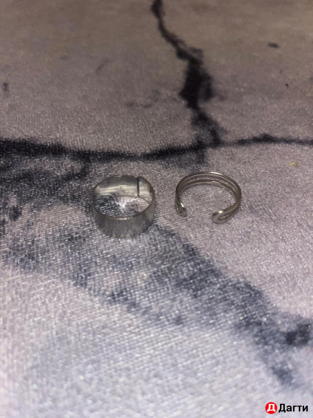 Кольца серебристые