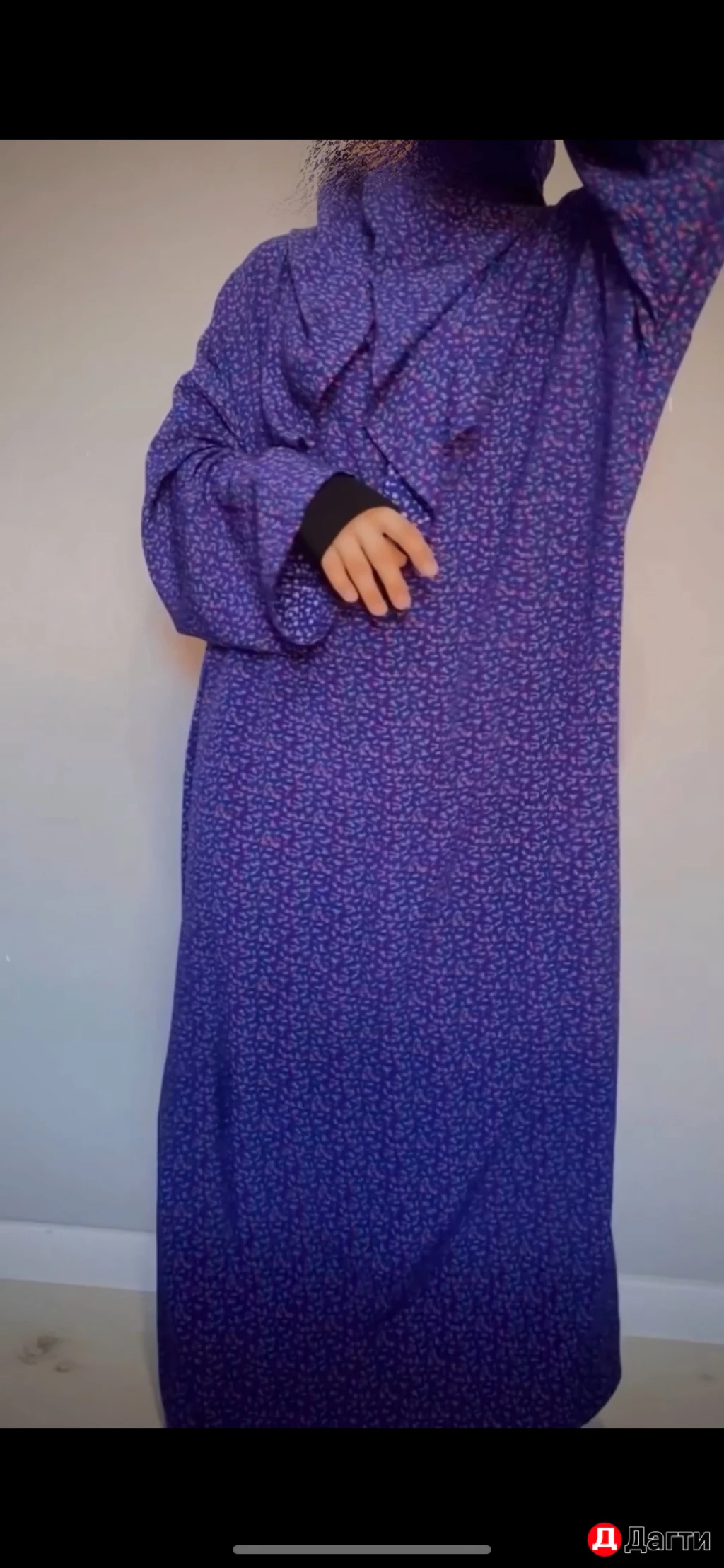 Платье с капюшоном