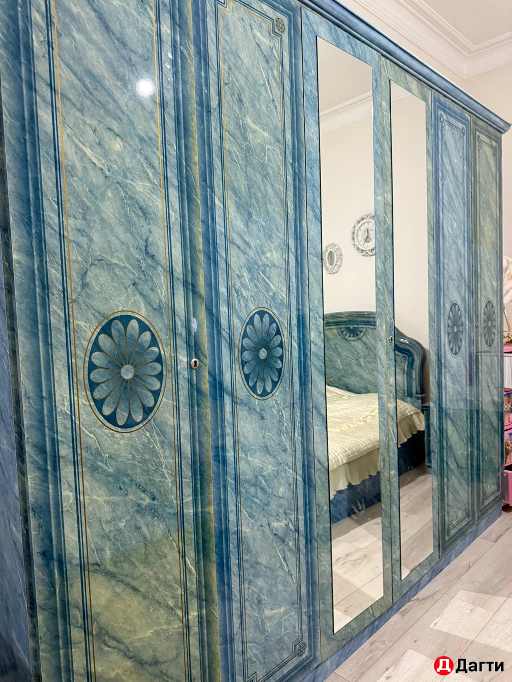 Спальний гарнитур