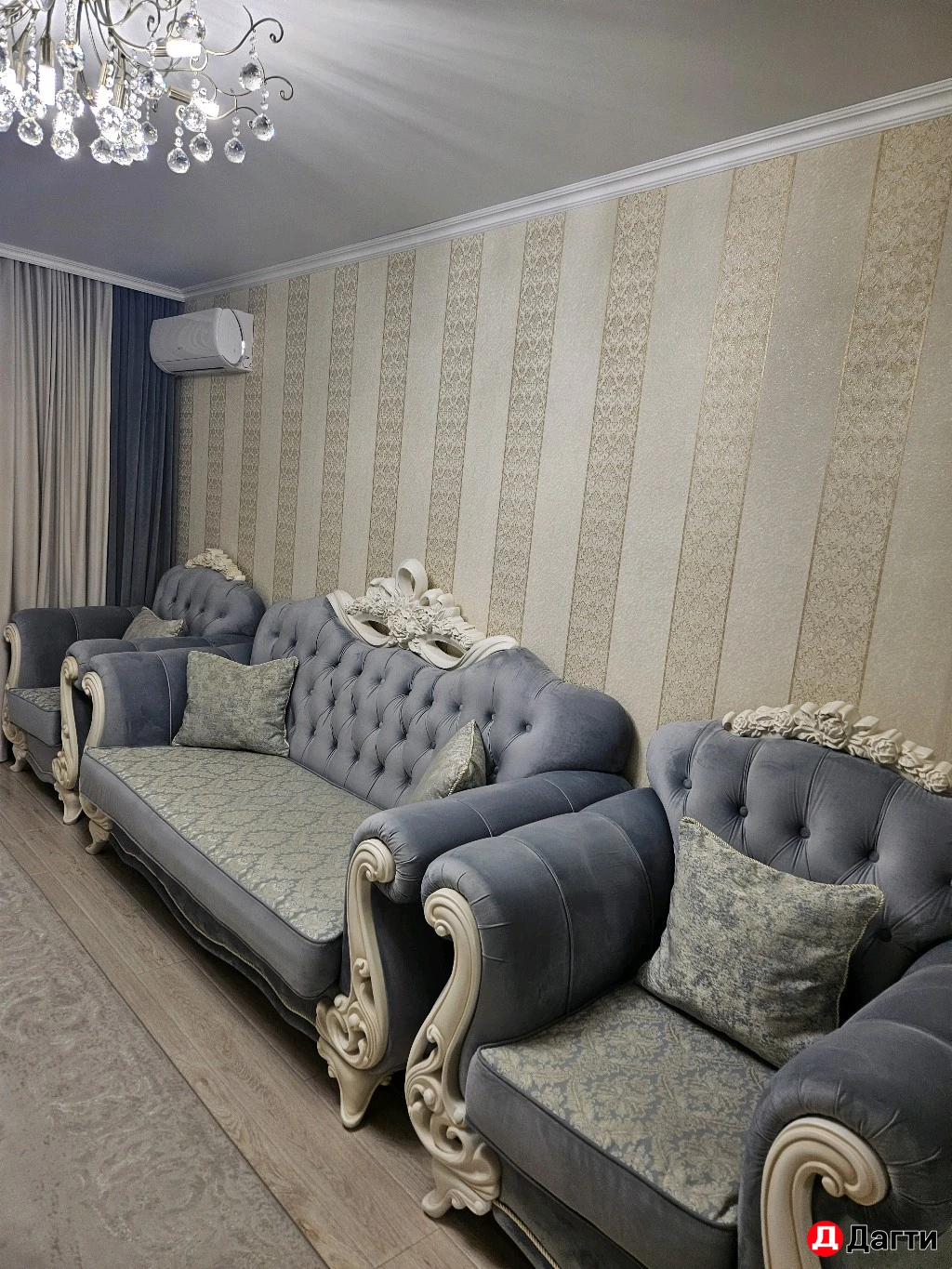 Диван с креслами