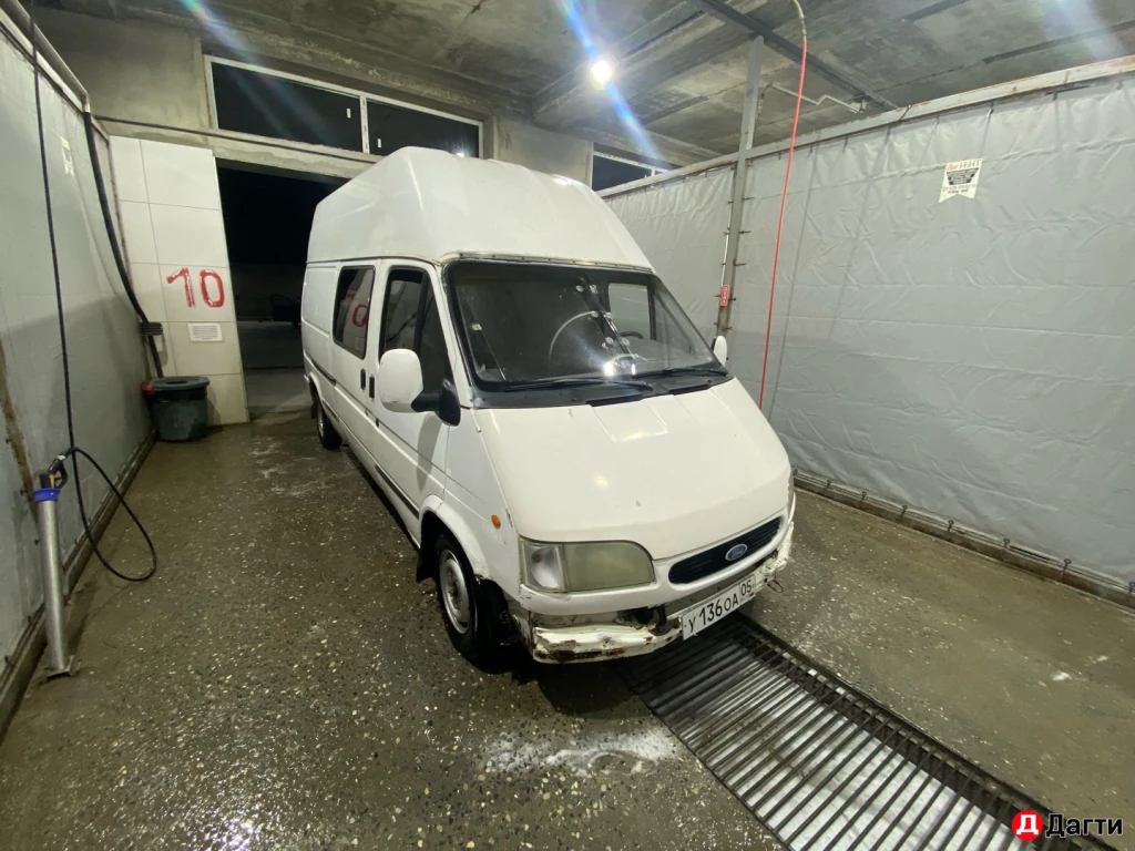 Ford Transit Connect, 1996 года