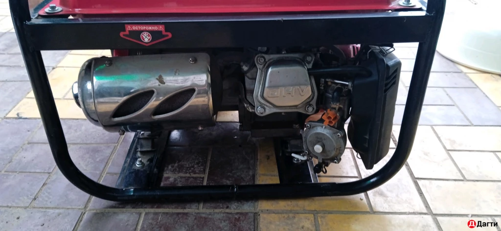 Бензиновый генератор