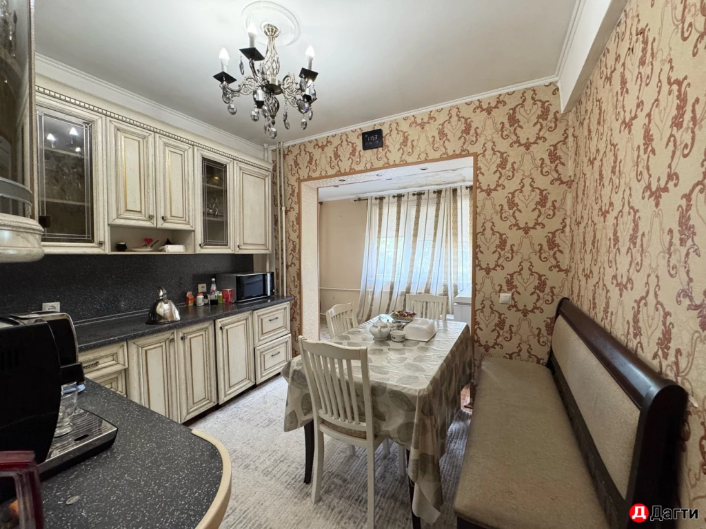 Квартира, 3 комнаты, 85 м², Агент
