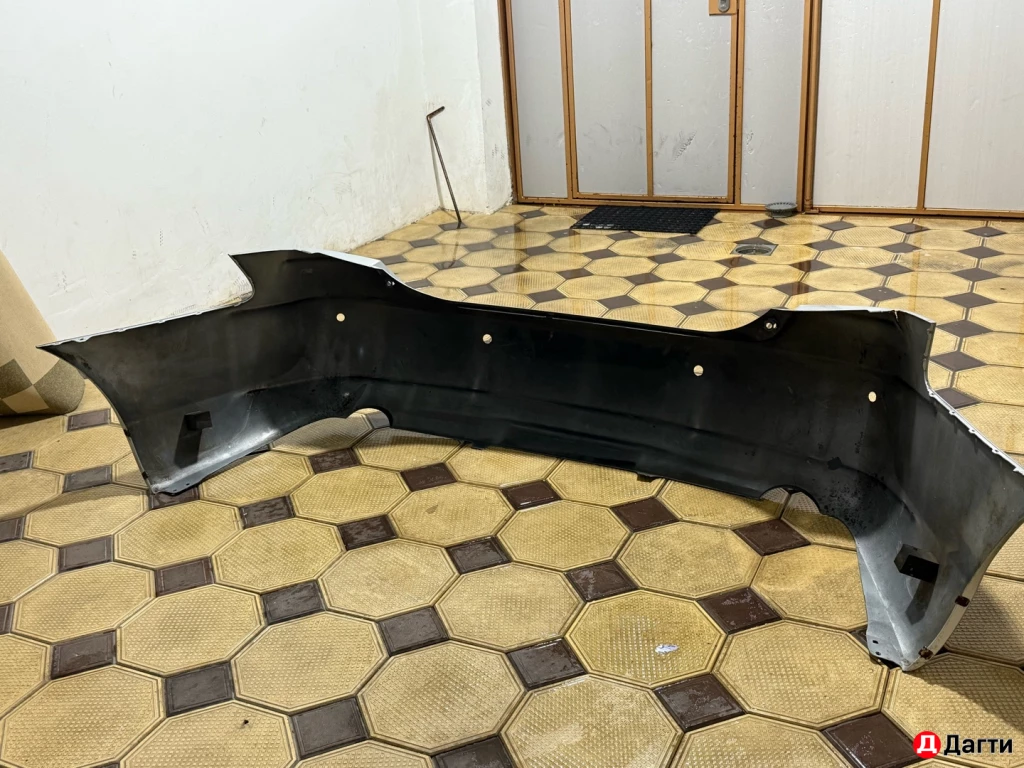 Задний бампер Toyota v40