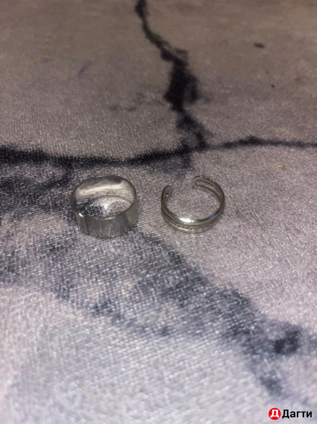 Кольца серебристые