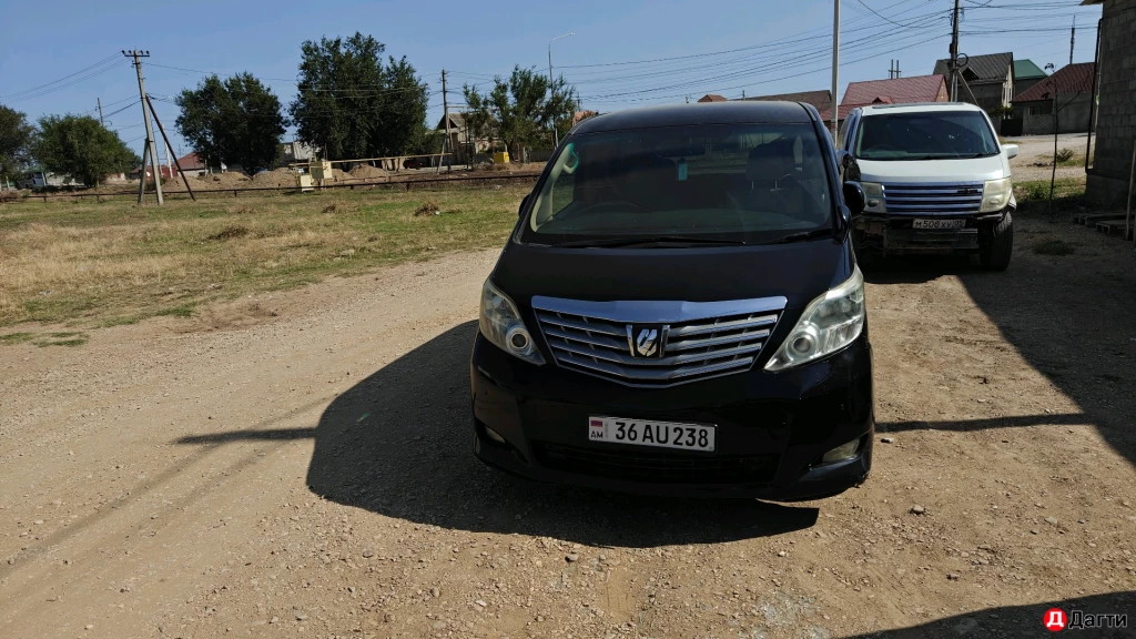 Toyota Alphard, 2010 года