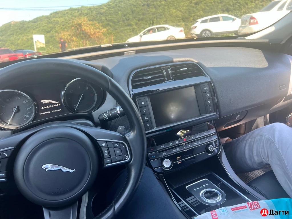 Jaguar XE, 2015 года