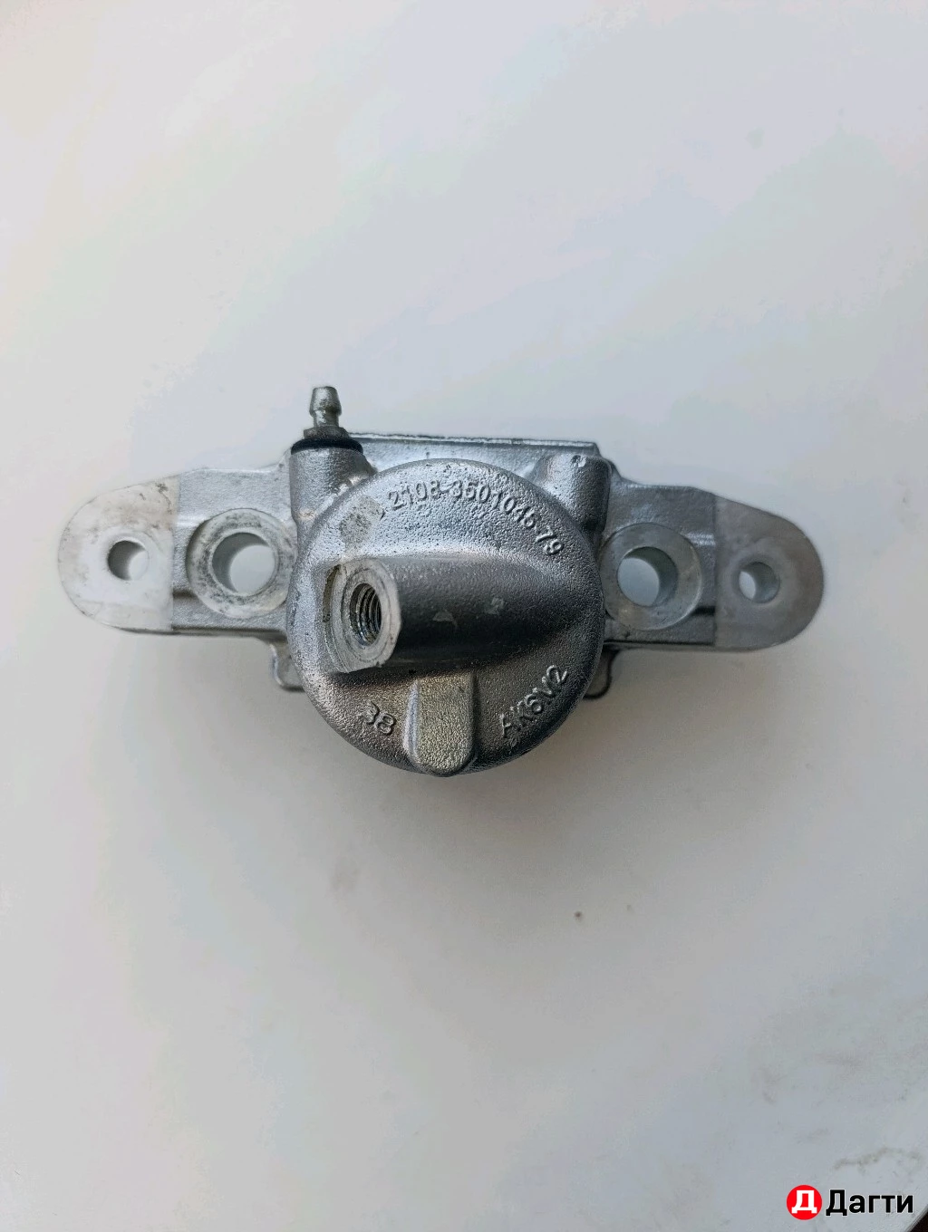 Передний тормозной цилиндр