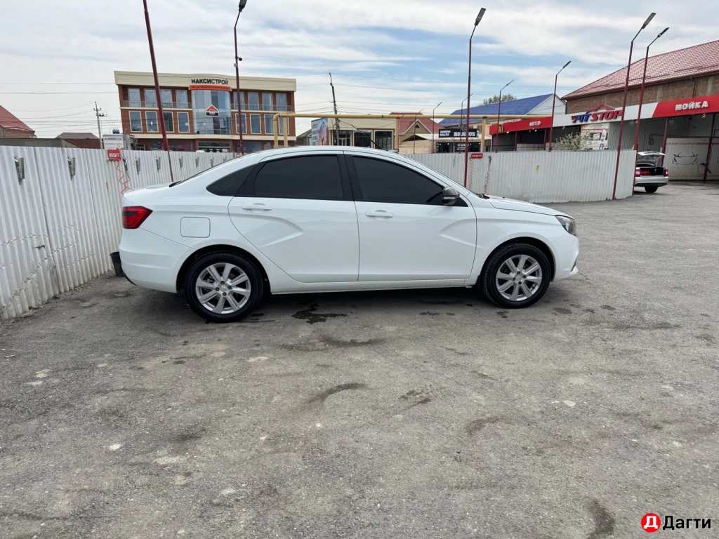 LADA (ВАЗ) Vesta, 2018 года