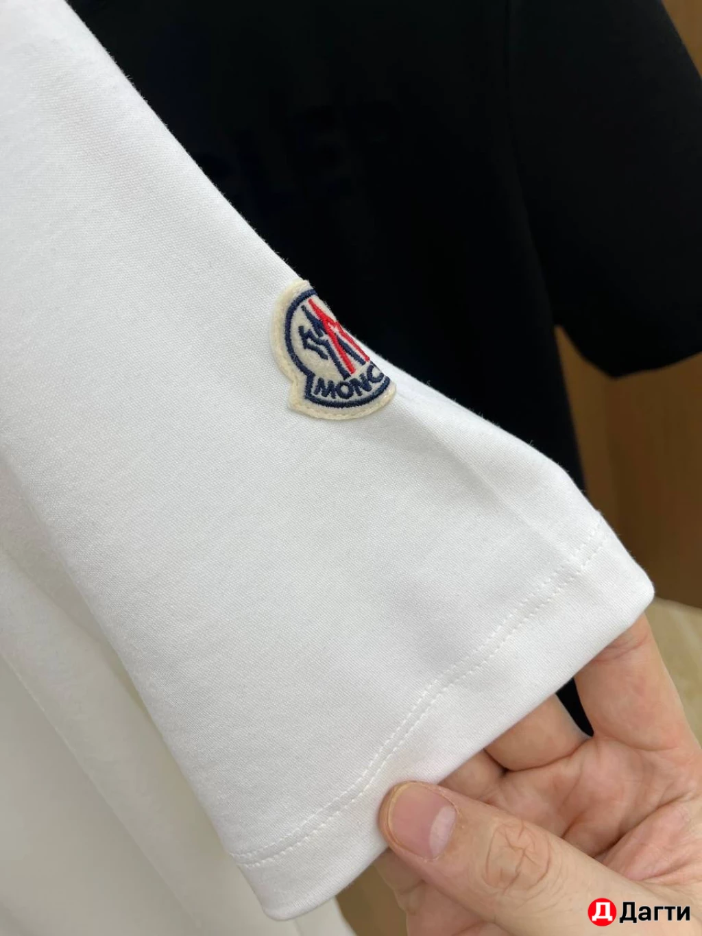 Футболка MONCLER