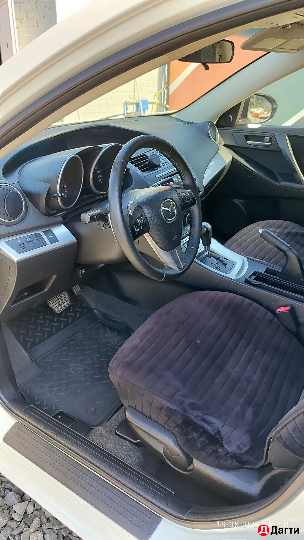 Mazda 3, 2011 года