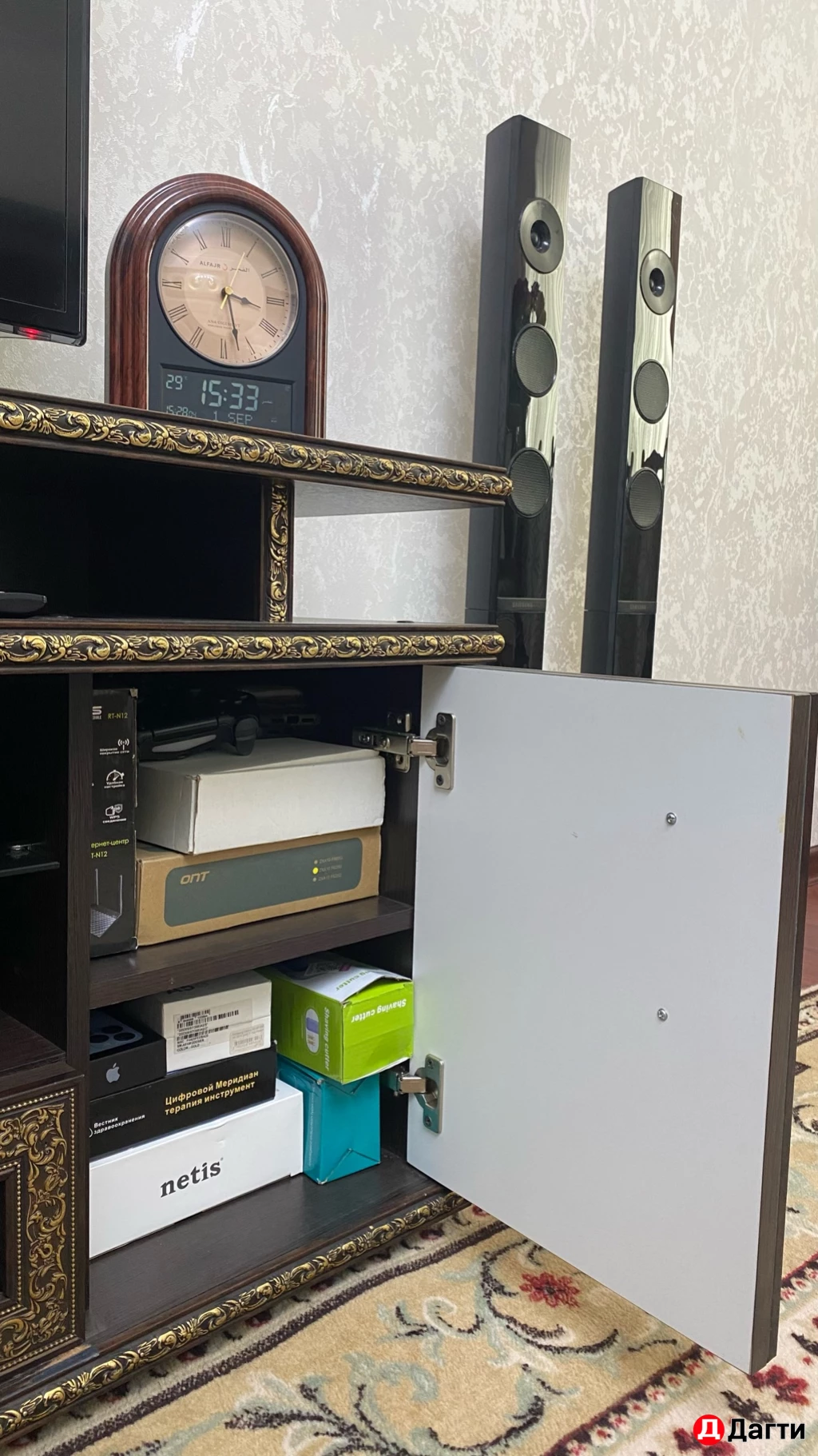 Подставка для телевизора