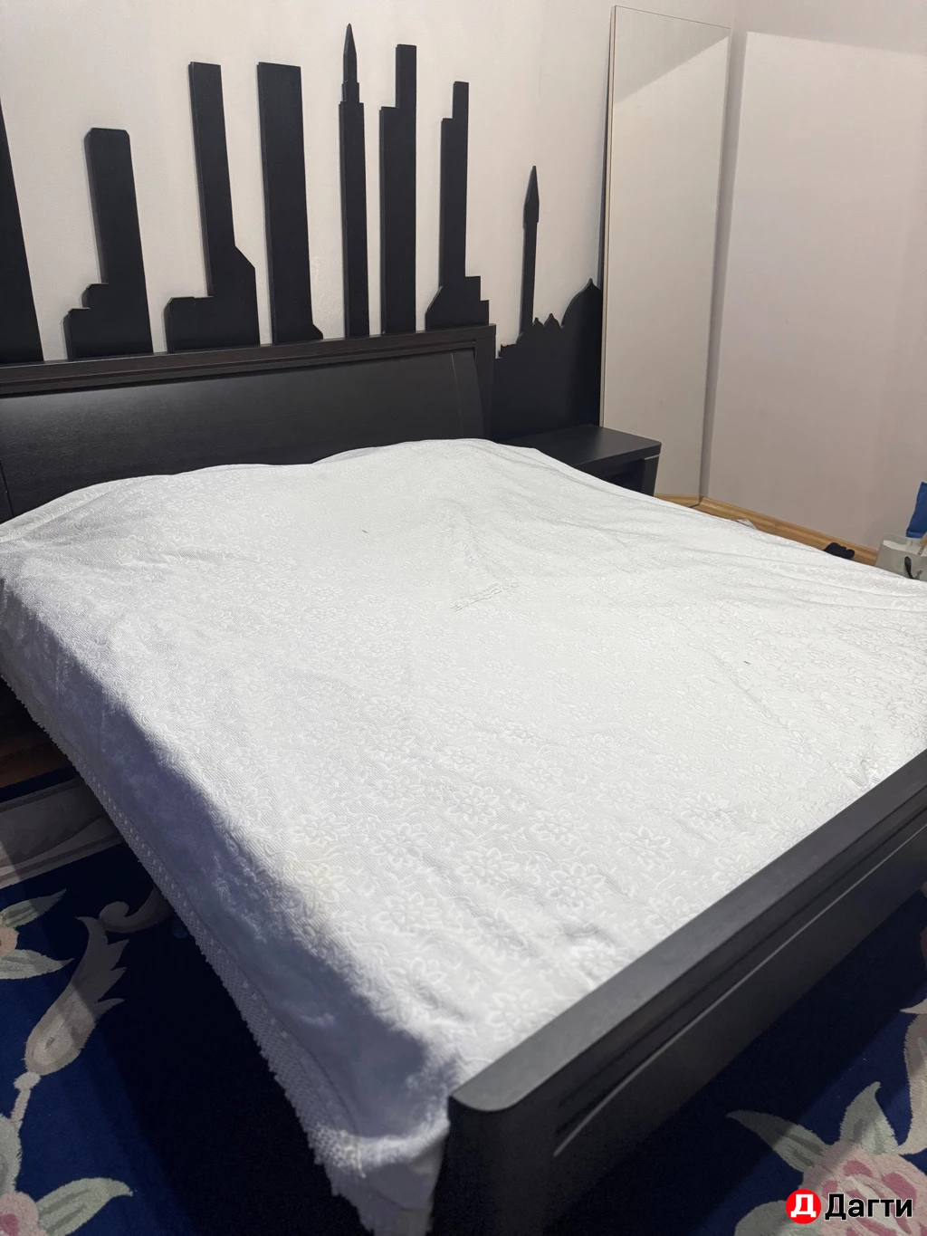 Двух спальная кровать