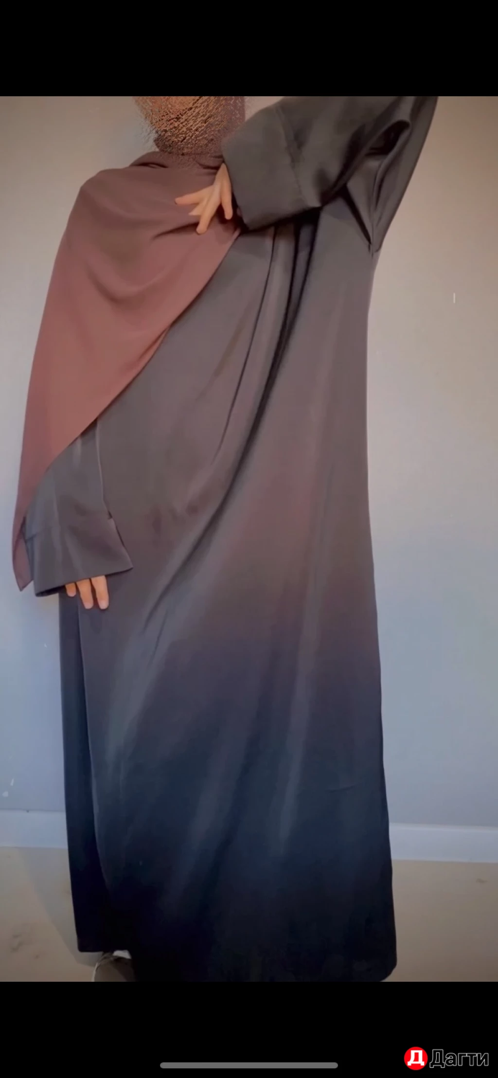 Платье с капюшоном