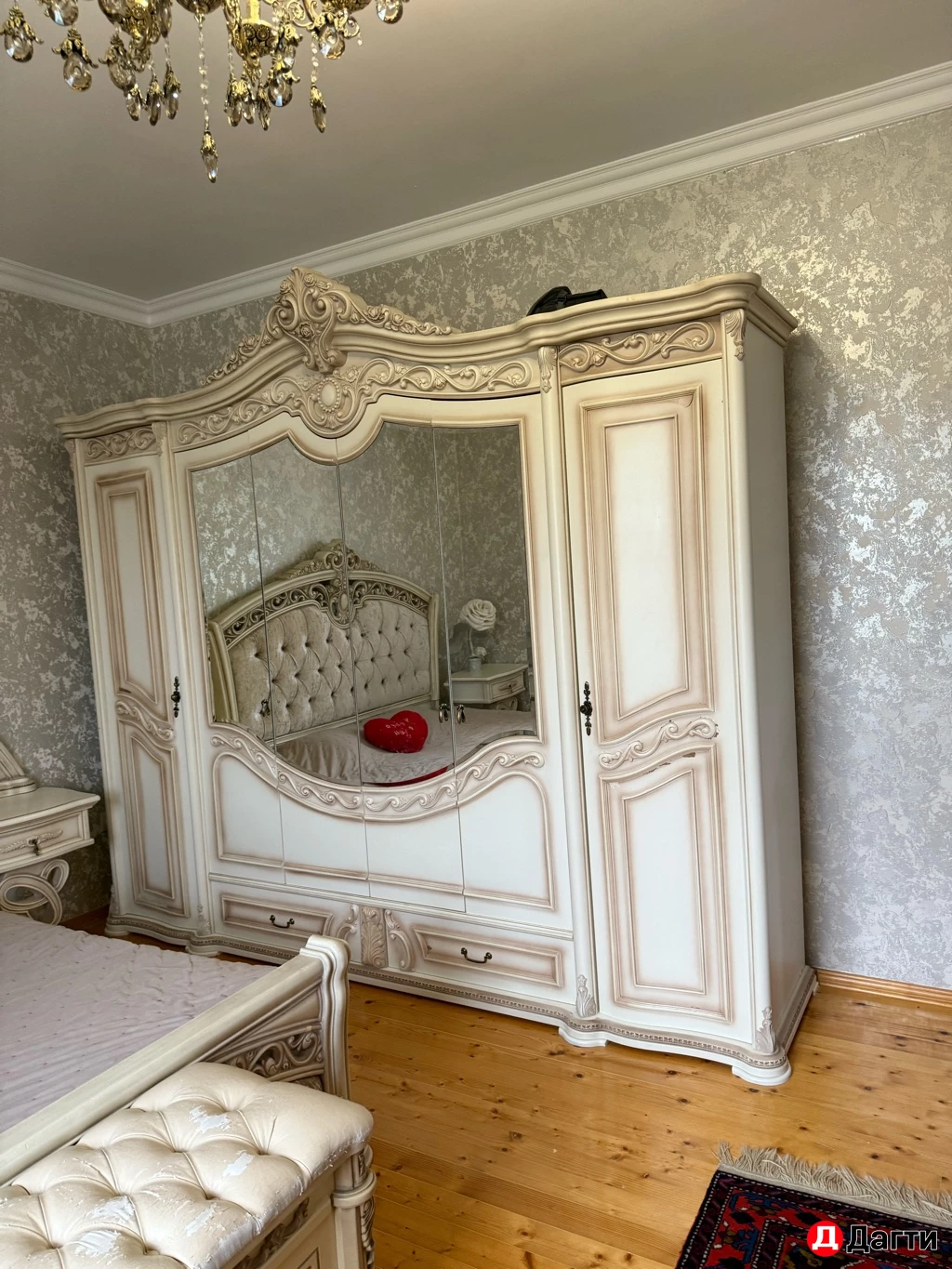 Спальный гарнитур