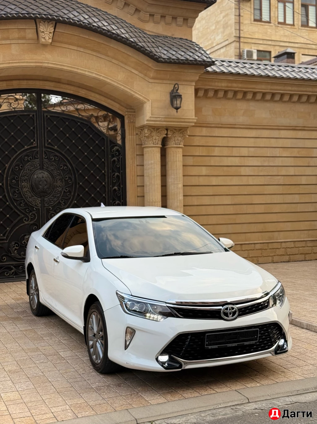 Toyota Camry, 2015 года
